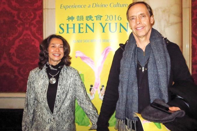 Programmers Find Shen Yun Thought-Provoking