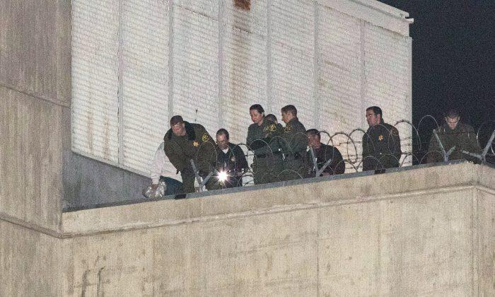Inmates Rappelled From Roof to Escape California Jail