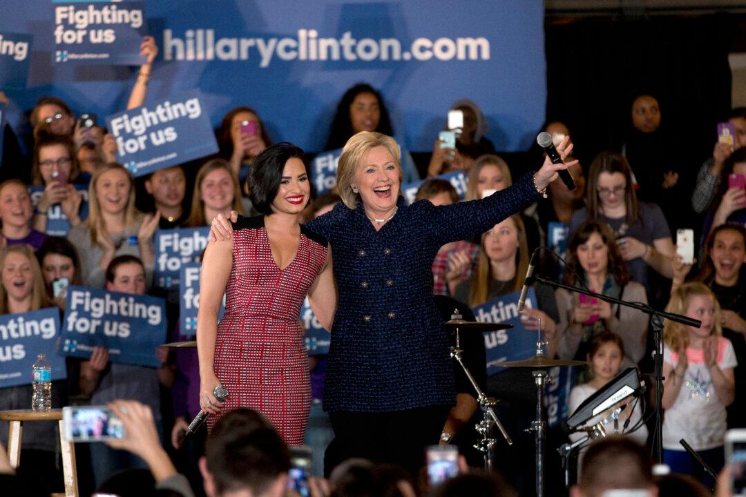 Clinton Courts Youth With Celebs, but Many Prefer Sanders