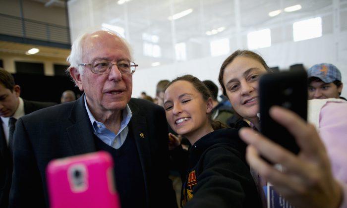 Californian Supporters Advocate for Sanders Before Iowa Primary