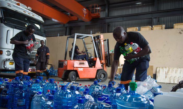 Volunteers Send Water as S. African Temperatures Soar