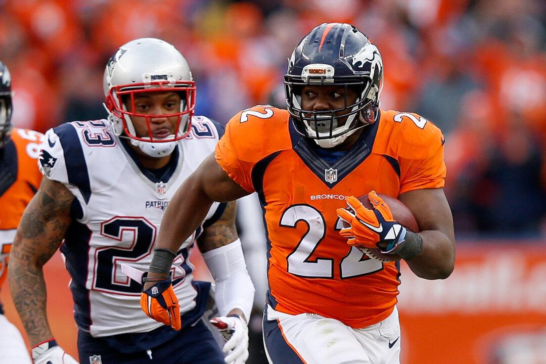 C.J. Anderson Shares Motivational Words Tom Brady Had For Him After Denver’s Win