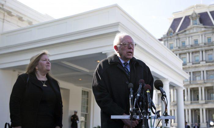 Obama, Sanders at the White House: Nice Chat but That’s All