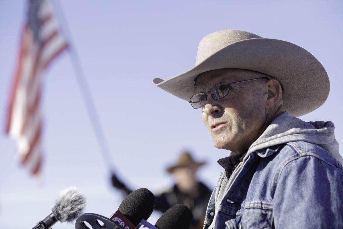 LaVoy Finicum speaks to reporters in Burns, Ore., on Jan. 15, 2016. (Rob Kerr/AFP/Getty Images)