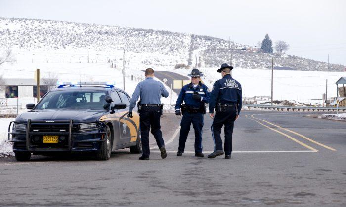 Holdouts in Oregon Siege Offer to Leave If None Are Charged