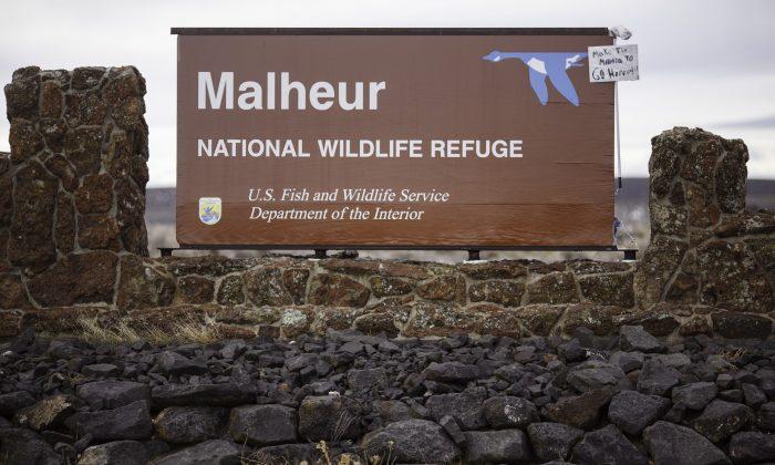 4 Remaining Occupiers of Wildlife Refuge Remain Watchful