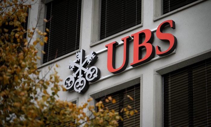 UBS Bank Shares Plunge as Rich Investors Withdraw Money