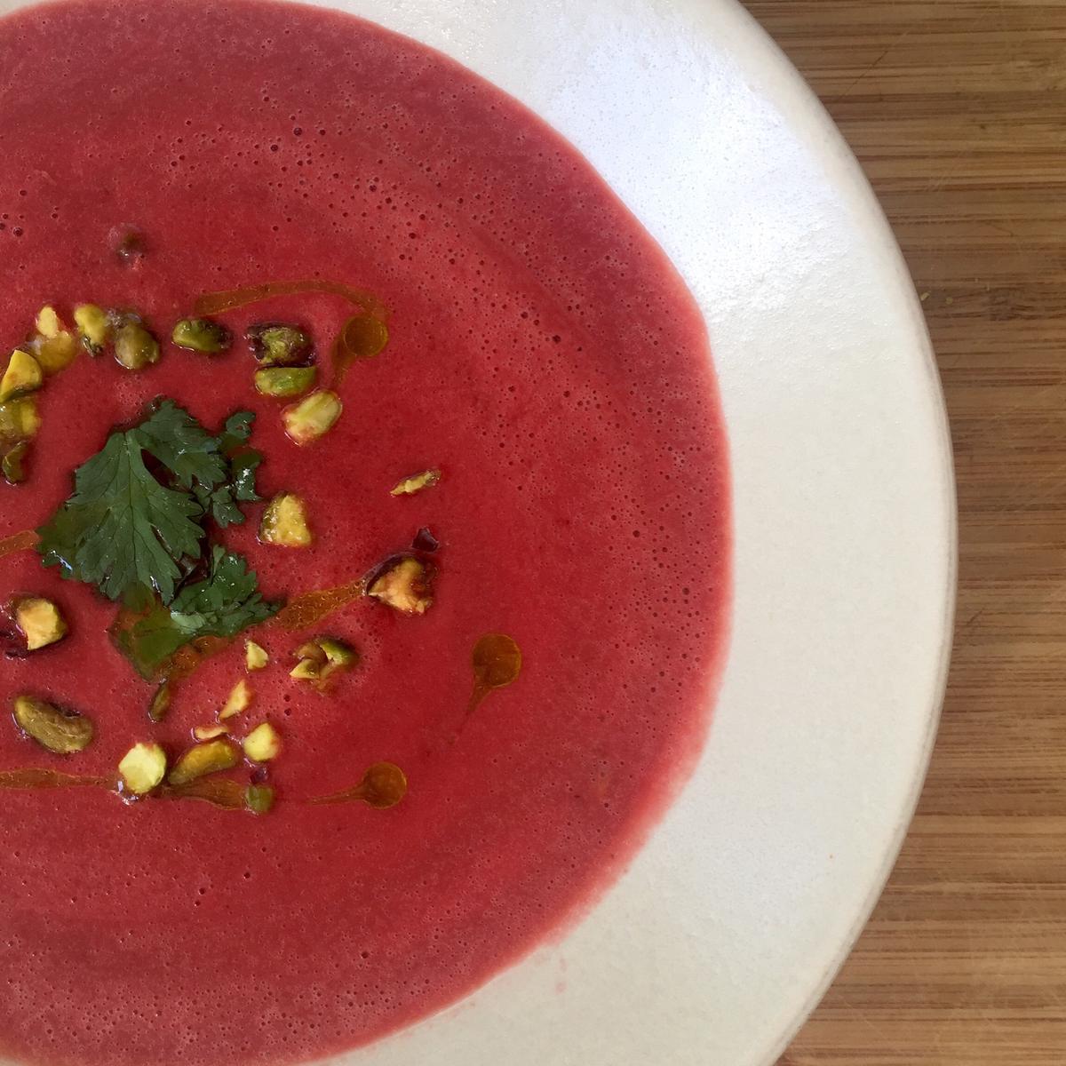 Cilantro-Beet Soup: Ready in 10 Minutes