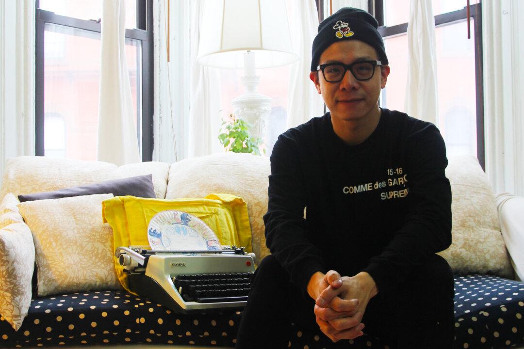 Thai Artist Uses New York’s Iconic Food as Theme of Longing