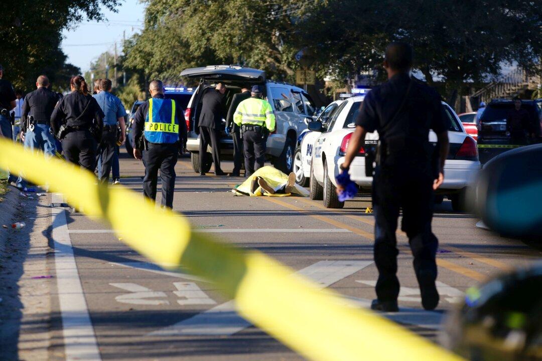 Police: 2 Dead, 4 Hurt in Shooting After Mississippi Parade