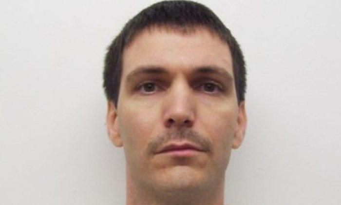 Arkansas Authorities Seek Escapee From Dallas County Jail