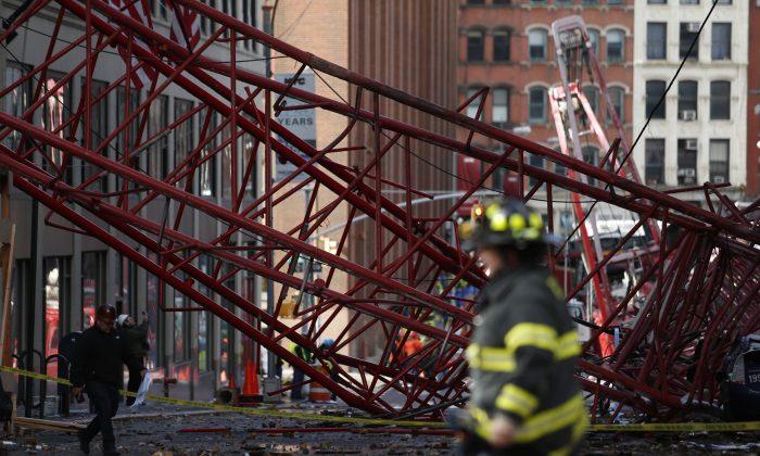 New York City Mayor Announces New Crane Regulations After Fatal Collapse