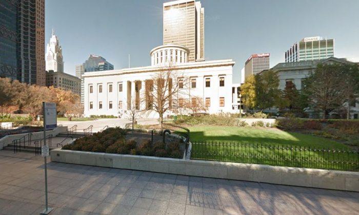 Man Shoots Himself to Death on Steps of Ohio Statehouse