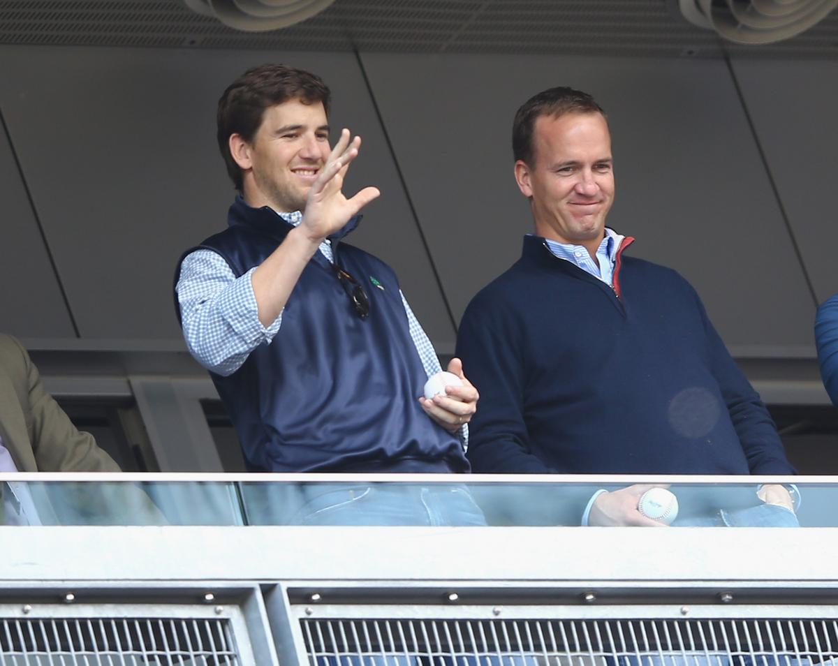 Watch: Peyton Manning Pokes Fun at Eli Manning’s Super Bowl Stare on ‘The Tonight Show’