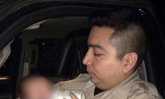 New Mexico Deputies Mix Formula by Flashlight for Infant Whose Father Was Arrested