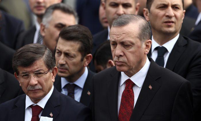 Turkish President Erdogan to Inrease Grip on Power After Prime Minister Resigns