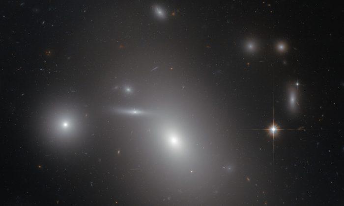 NGC 4889 Galaxy, Hiding Black Hole 21 Billion Times the Size of the Sun, Captured by Space Telescope