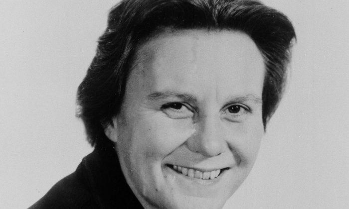 Harper Lee, Author of ‘To Kill a Mockingbird,’ Dies at 89