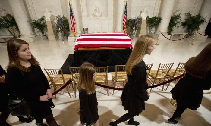 Thousands Pay Respects to Late Justice Scalia