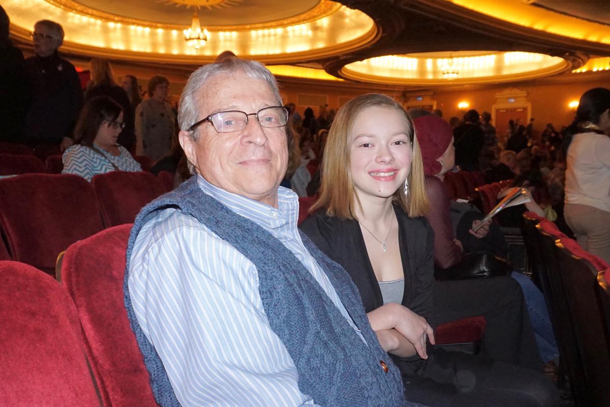 Daughter’s Message to Parents Is ‘Drop everything and come see’ Shen Yun
