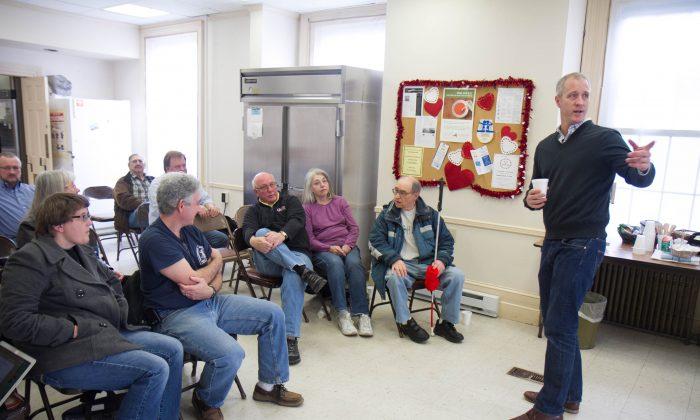 Port Residents Discuss Transportation, Housing with Rep. Maloney