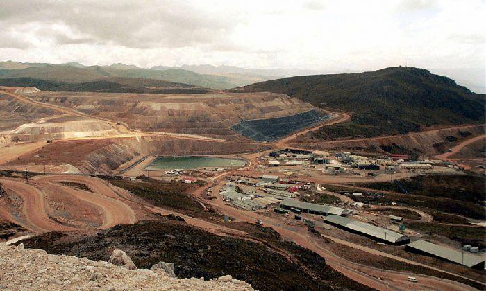 Newmont Takes Top Gold Producer Spot With $10 Billion Goldcorp Buy