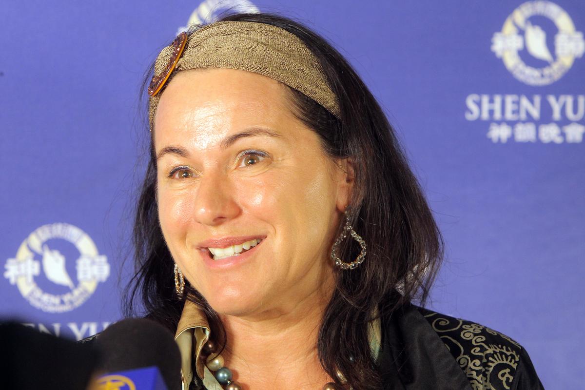 Shen Yun ‘An Important Story ’Says Soprano Tania de Jong