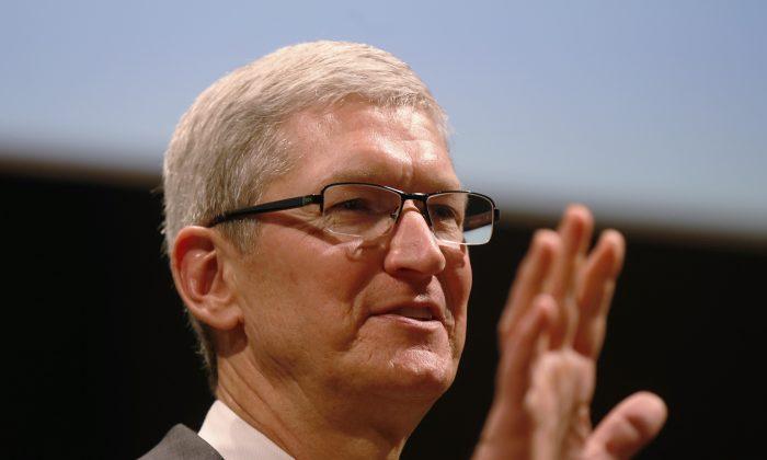 Apple CEO Tim Cook Responds to Donald Trump’s Call for Apple Boycott