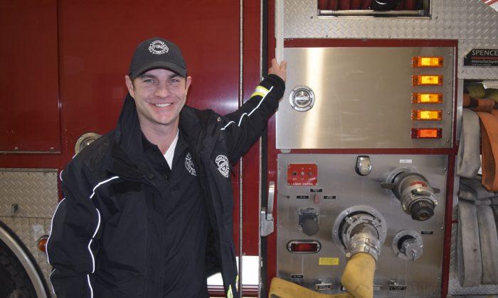 Firefighter Pays Struggling Family’s $1K Electric Bill
