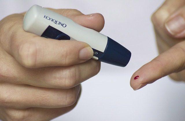 12 Early Warning Signs of High Blood Sugar and Diabetes