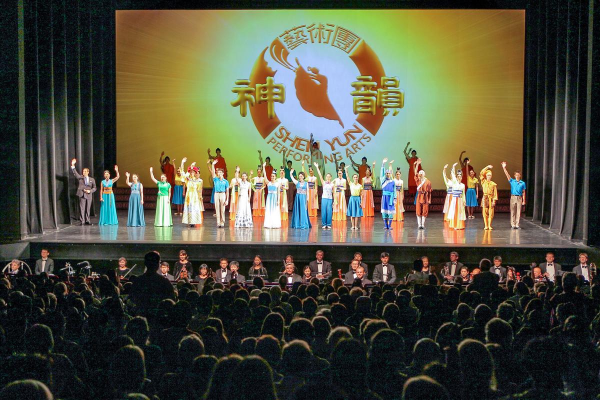 Tab and Eva Fried Say Shen Yun Gives Hope for the Future