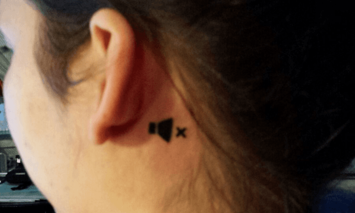 See this Woman’s Trendy Tattoo That Signals She’s Deaf in One Ear