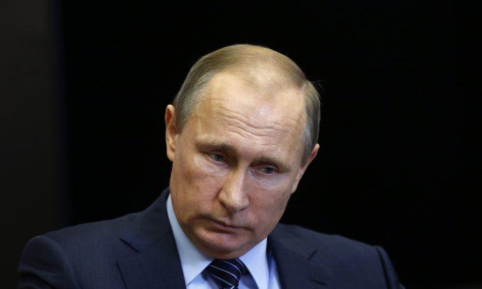 Why Vladimir Putin Will Hardly Flinch at Panama Paper Cut