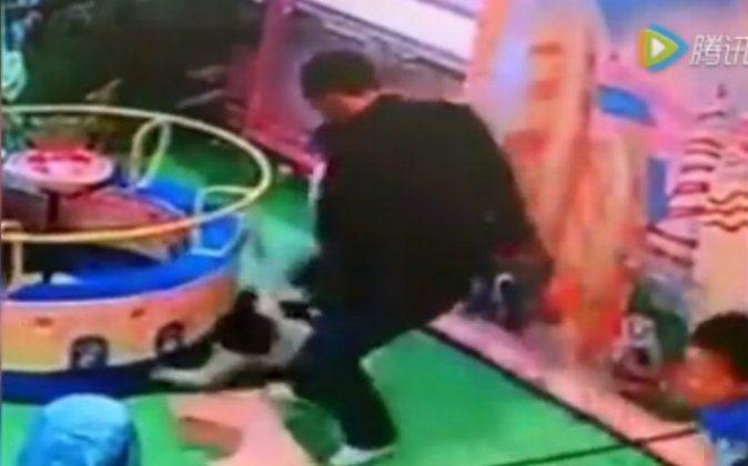 Man Kicks Toddler in the Back for Bumping Into His Daughter at Playground in China