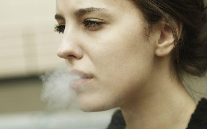 Smoking Cigarettes Can Be a Chronic Pain in Your Neck