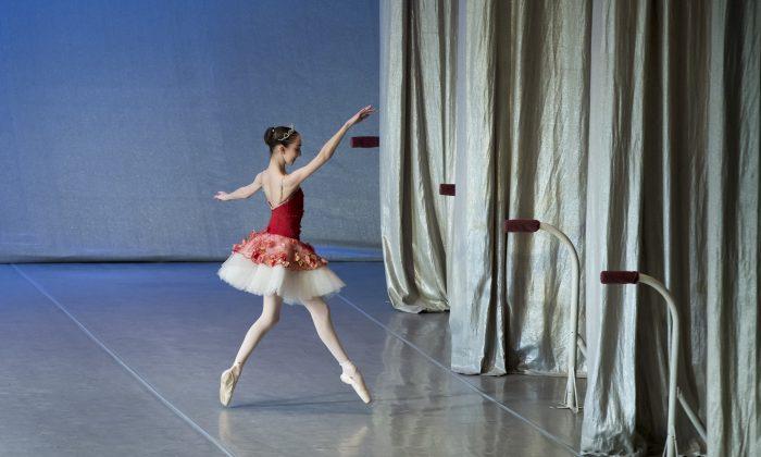 US Teen Pursues Ballerina Dream at Russia’s Bolshoi Academy