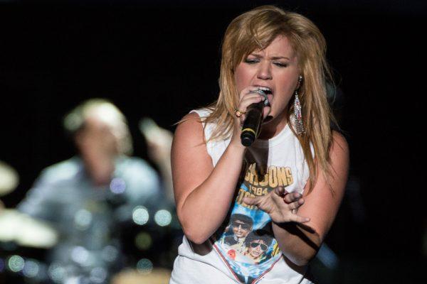 Singer Kelly Clarkson performs during the Pop Music Festival 2012 at Arena Anhembi in Sao Paulo, Brazil, on June 23, 2012. (YASUYOSHI CHIBA/AFP/GettyImages)