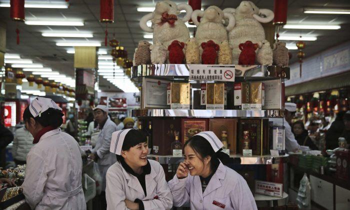 China Beige Book: Economic Slowdown Affects Labor Market for First Time