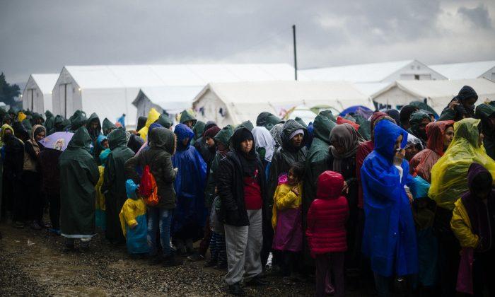 Refugee Crisis: Europe Effectively Shuts Its Borders, Stranding Thousands