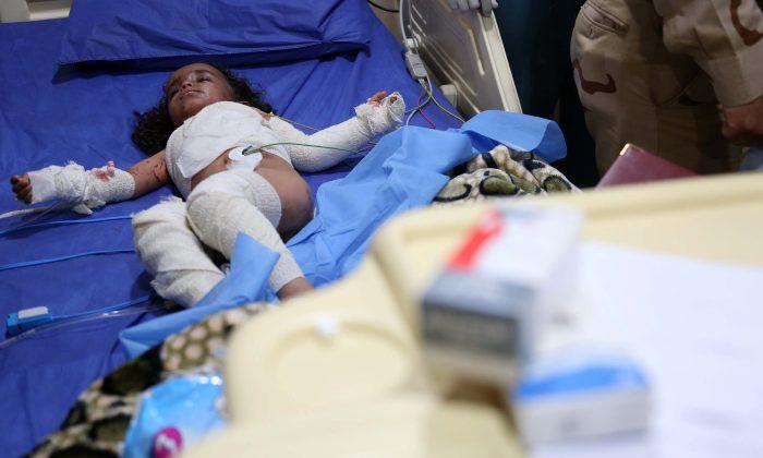 Iraqi Officials: ISIS Chemical Attacks Kill Child, Wound 600