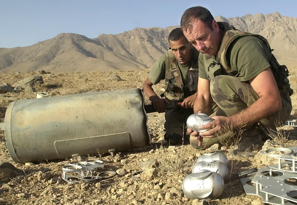 US Decides to Send ‘Cluster Bombs’ to Ukraine—With Conditions