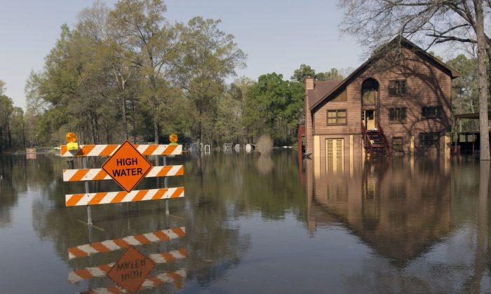 Louisiana, Mississippi: Thousands of Homes Damaged in Floods