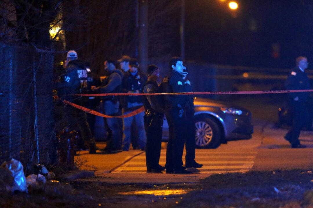 Chicago Violence: 8 Fatal Shootings, 33 Injuries Over the Weekend