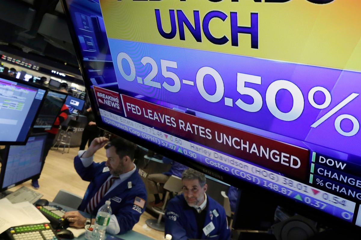 Fed Leaves Key Rate Unchanged but Hints at Upcoming Hike
