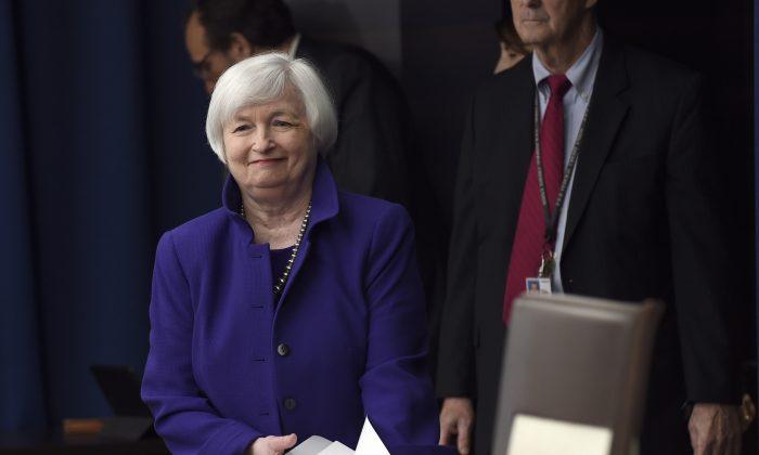Fed Keeps Key Rates Unchanged; Foresees Fewer Hikes in 2016