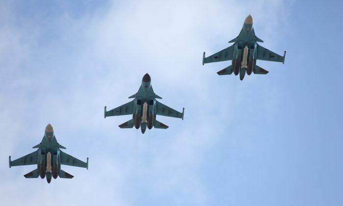 Russian Jets Strike US-Backed Forces in Syria