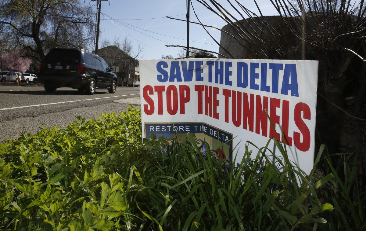 A sign opposing a proposed tunnel plan to ship water through the Sacramento-San Joaquin River Delta to Southern California is displayed near Freeport, Calif., on Feb. 23, 2016. (Rich Pedroncelli/AP Photo)