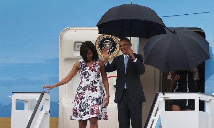 Obama Arrives in Cuba, the First President to Do So in 88 Years