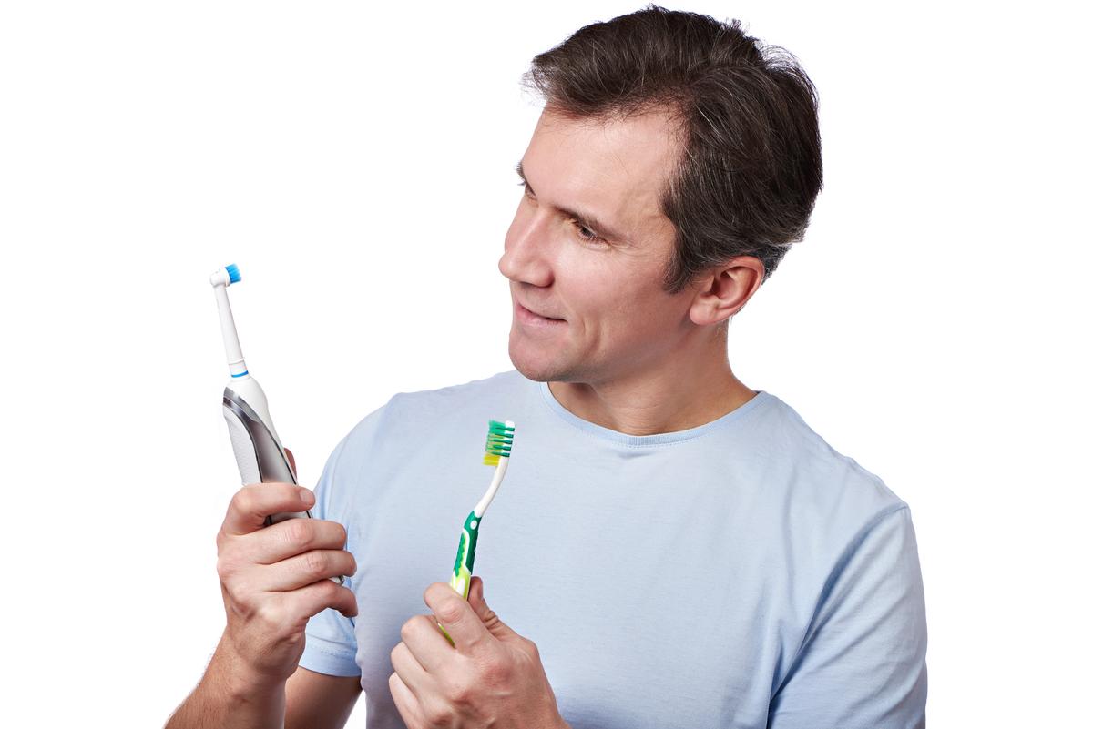 Dentist Shares Tips for Choosing the Right Toothbrush