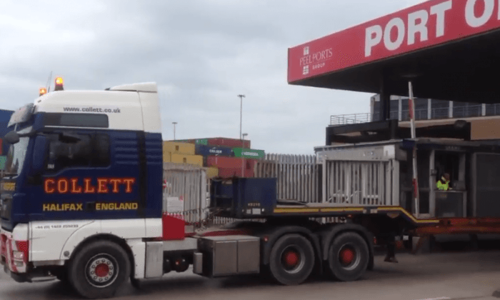 This 100-Foot Long Truck’s ‘Abnormal Load’ Has Bystanders Confused